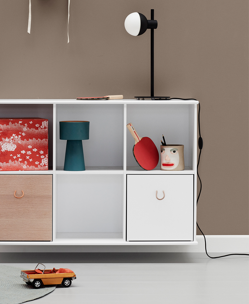 Wood shelving unit 5x2 w. support