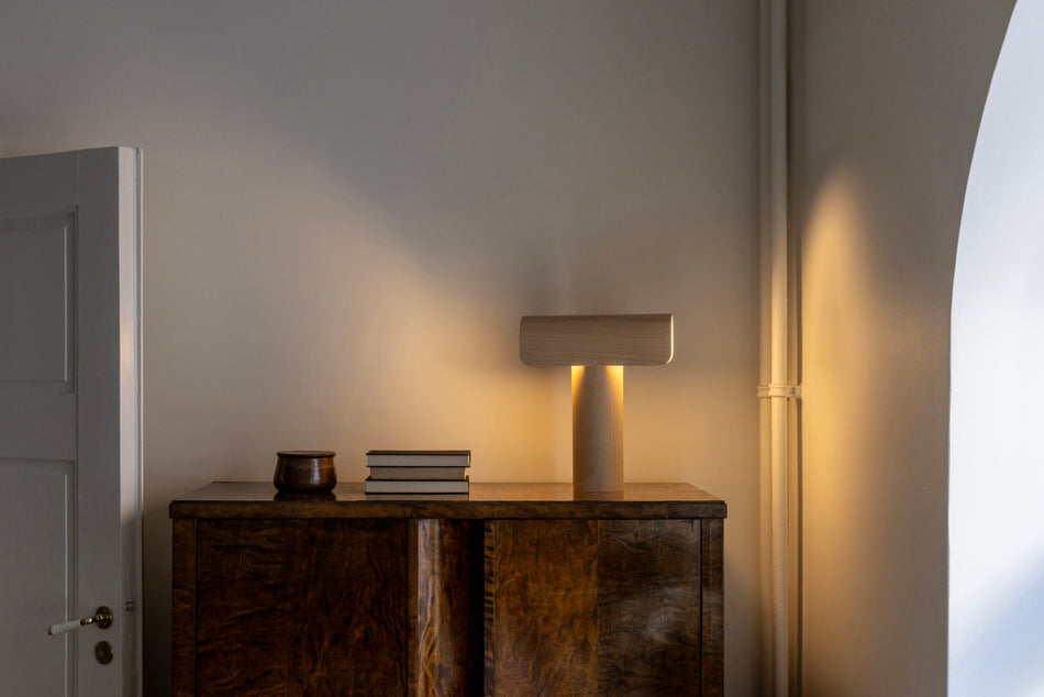 Teelo 8020 Table Lamp