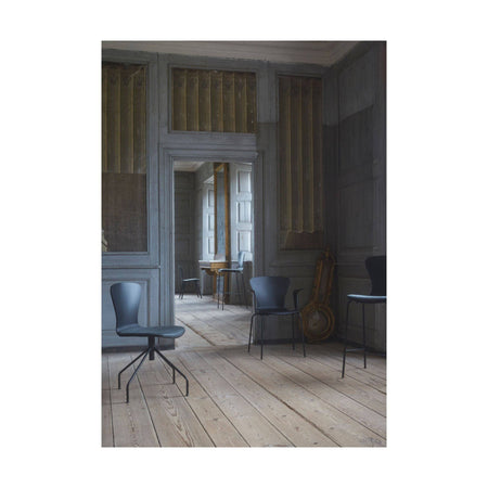 Bruunmunch - Play swing armchair with upholstery - Skandium London