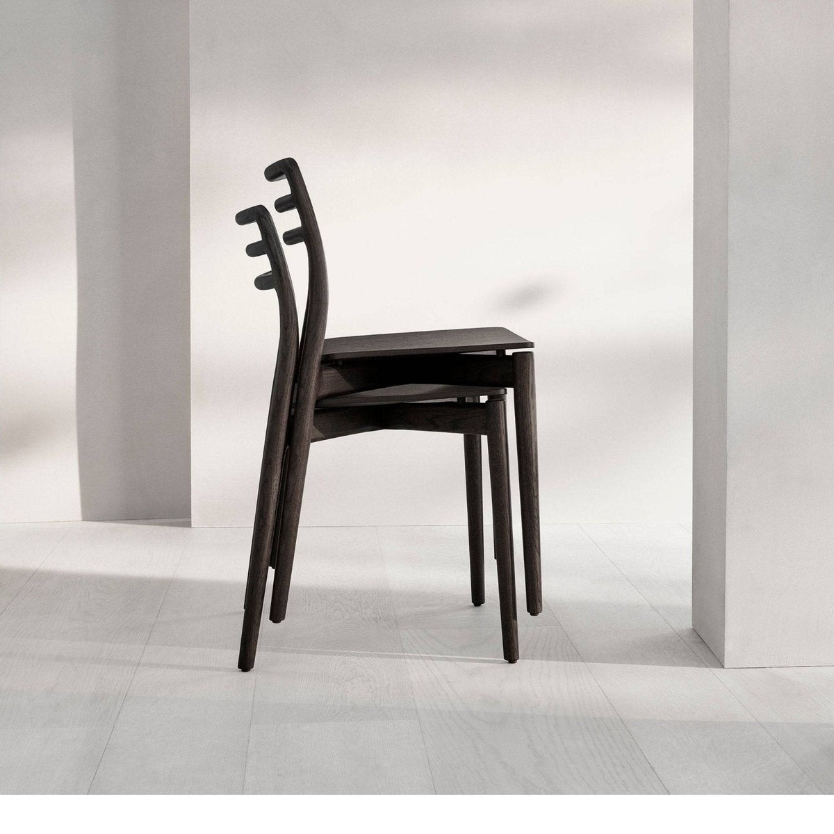 Vipp - VIPP481 - Cabin Chair - Skandium London