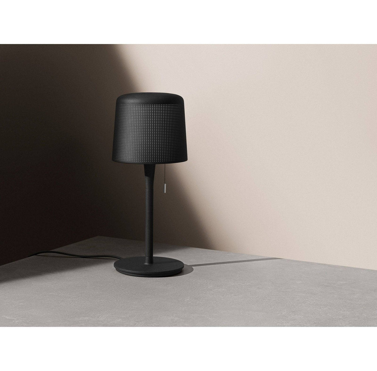 Vipp - VIPP530 - Table Lamp - Skandium London