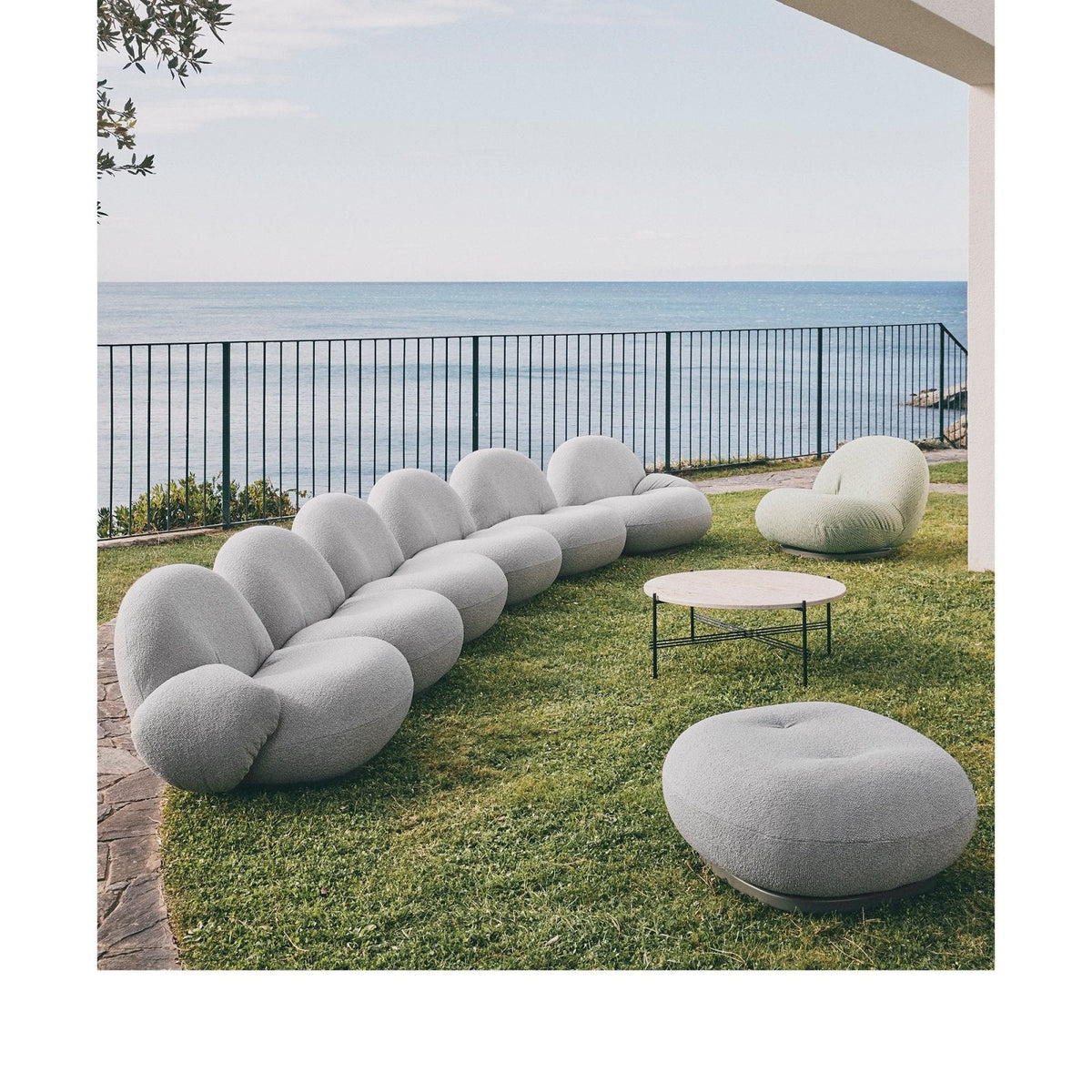 Gubi - Pacha Lounge Chair - Outdoor Swivel - Skandium London