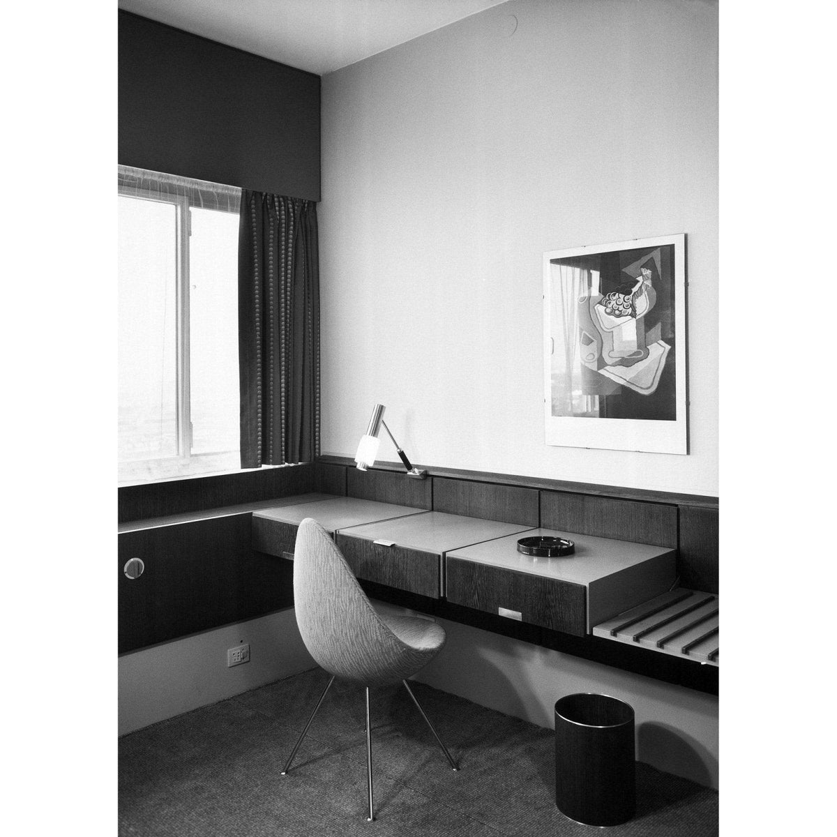 Fritz Hansen - Drop chair with full upholstery - Skandium London