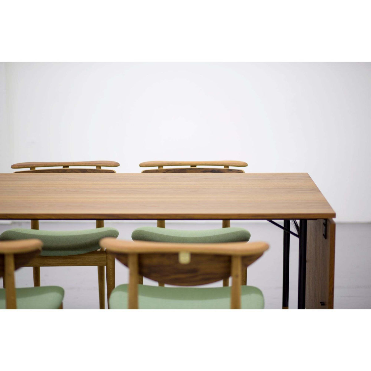 Nyhavn Dining Table With 2 Leaves | House of Finn Juhl | Skandium London