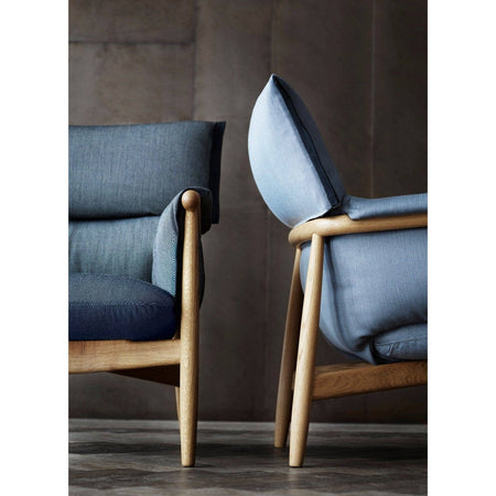 Carl Hansen - Embrace Lounge Chair E015 - Skandium London
