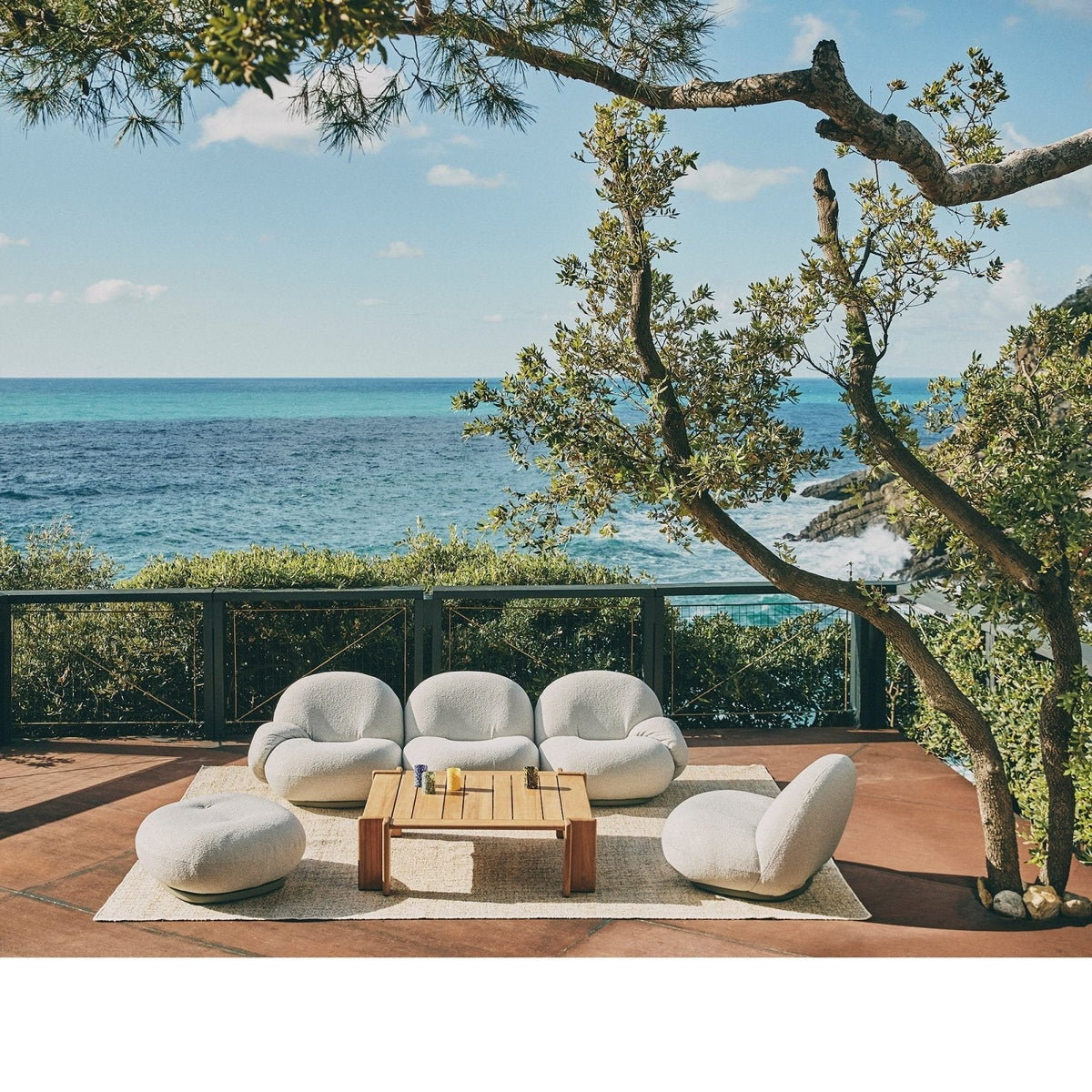 Gubi - Pacha Lounge Chair - Outdoor Swivel - Skandium London
